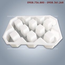 Khuôn trồng cỏ 8 lỗ 1