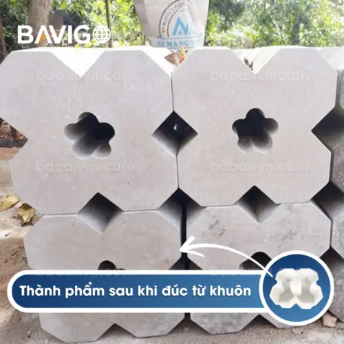 Khuôn gạch trồng cỏ bông mai mặt nhám 004062 03